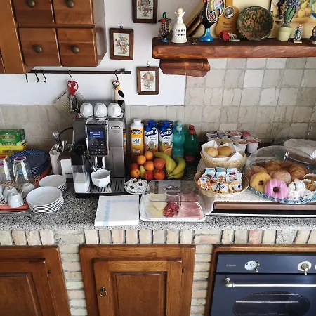 לינה וארוחת בוקר Ametista 3*