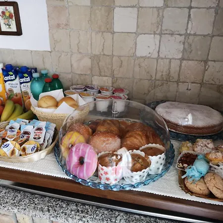 לינה וארוחת בוקר Ametista 3*