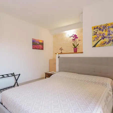 Ametista לינה וארוחת בוקר