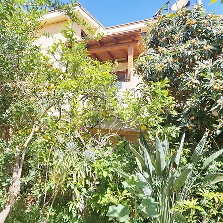 فندق مبيت وإفطار Ametista 3*